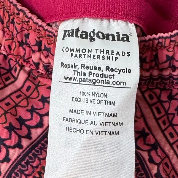 Patagonia Baggie Shorts 5” limited edition sz Small - Image 5