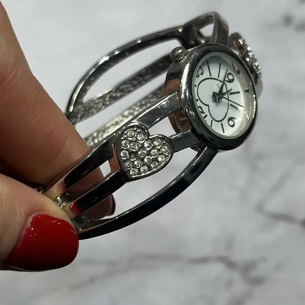 Vintage Y2K Heart Bangle Bracelet Watch Silver - Image 9
