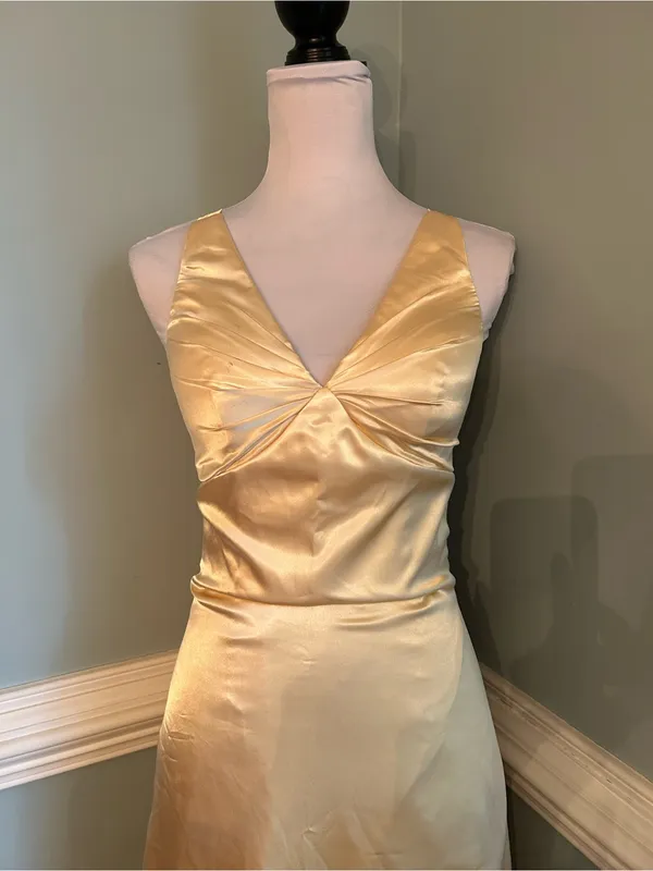Elegant Satin V-Neck Evening Gown in Pale yellow Gold size 2 - Image 2