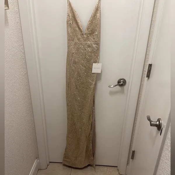 Meshki Gold champagne glitter maxi dress NWT! - Image 2