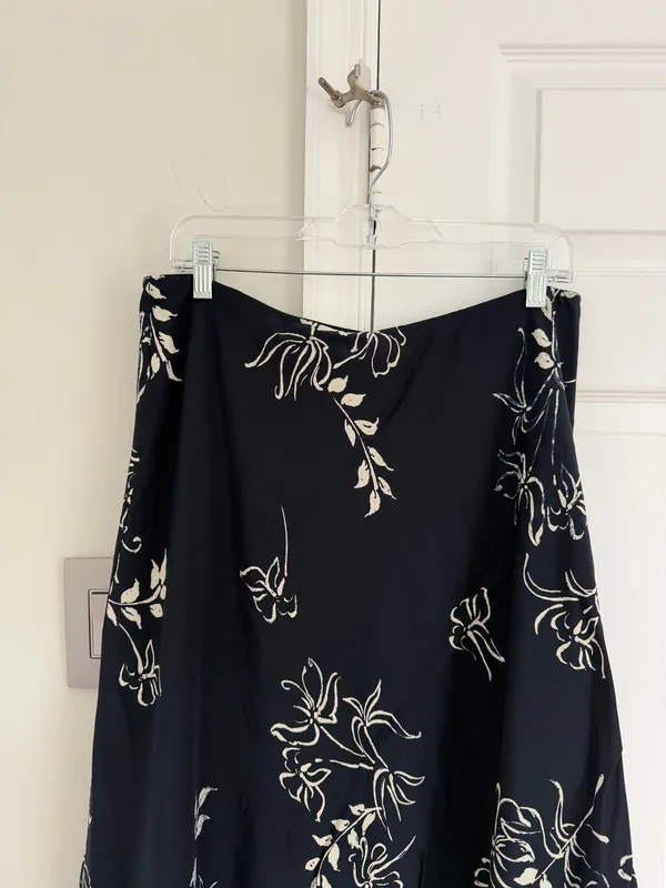 Lauren Ralph Lauren Women’s 100% Silk Monte Carlo Floral Skirt Midi Large Navy - Image 2