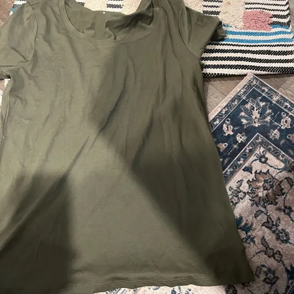 Quince Olive‎ Green Women's Top size M - Image 2