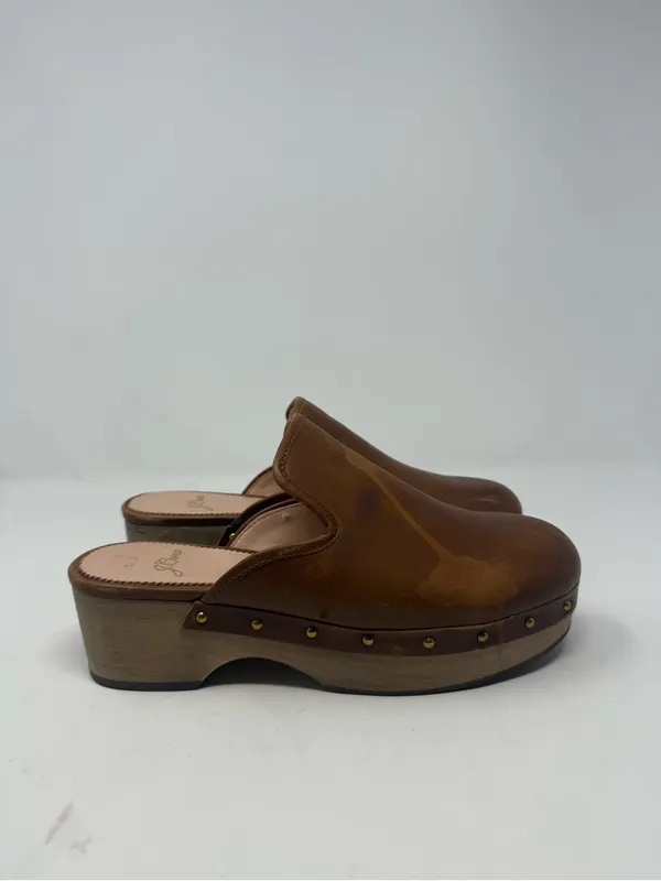 J Crew Brown Cognac Leather Clogs Size 6 - Image 2