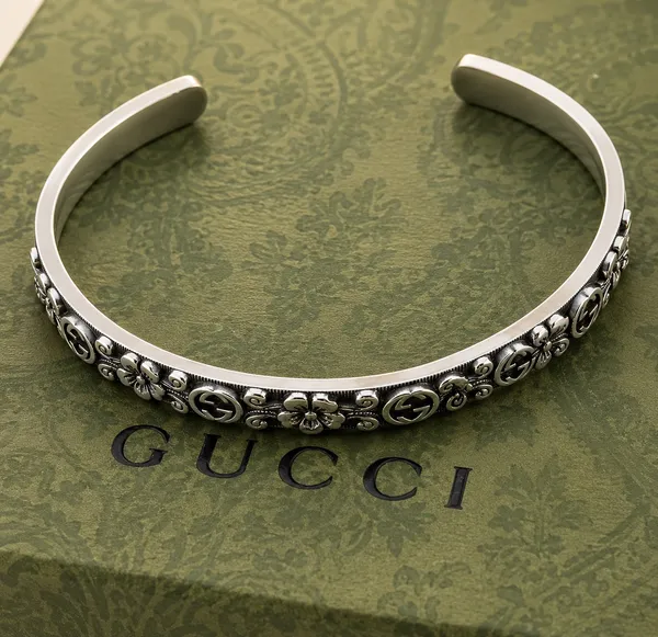 Gucci sterling silver cuff bracelet medium  - Image 4