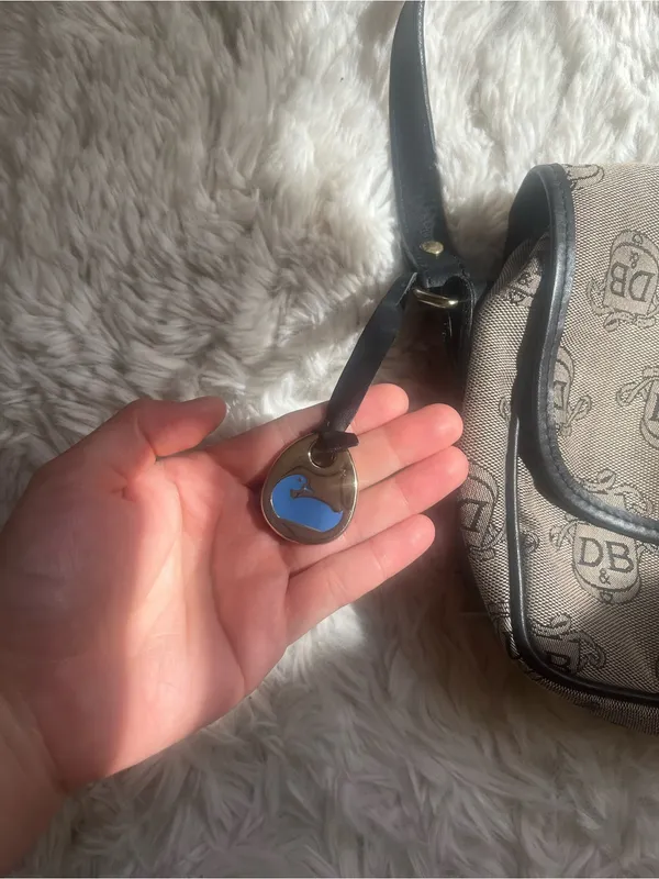 Dooney & bourke vintage gray and black monogram fabric shoulder bag - Image 3