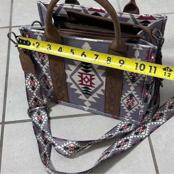 Wrangler‎ Women Aztec Southwestern Crossbody Tote Lavender Bag Purse - Image 10