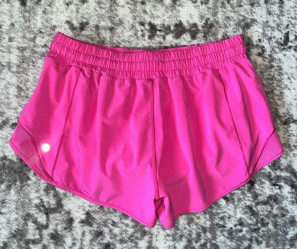 Lululemon Hotty Hot Low-Rise Short 2.5" - Image 4