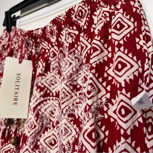 Solitaire Women's Red and White Lace Trim Shorts - Image 3