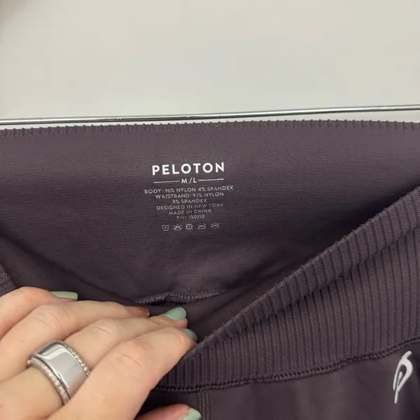Peloton High-Waist Medium/Large Active Leggings full length compression - Image 2
