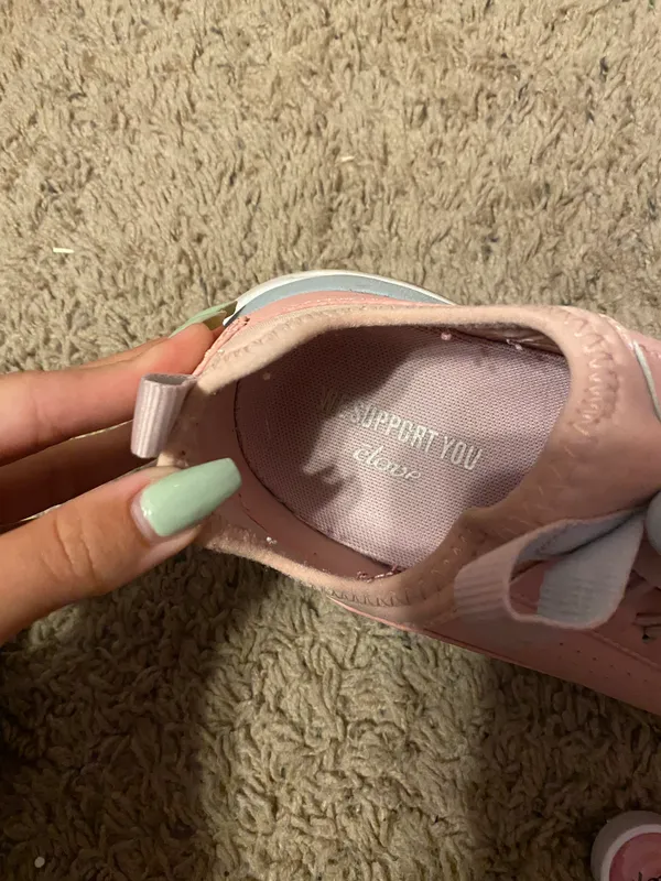Pink Cloves Size 8 - Image 4