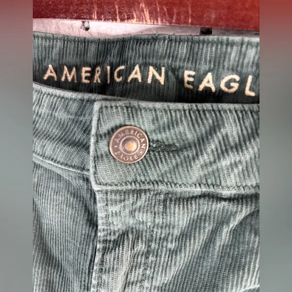 American Eagle Outfitters 12 Mom Straight Jean Corduroy Pants in Emerald Green - Image 6