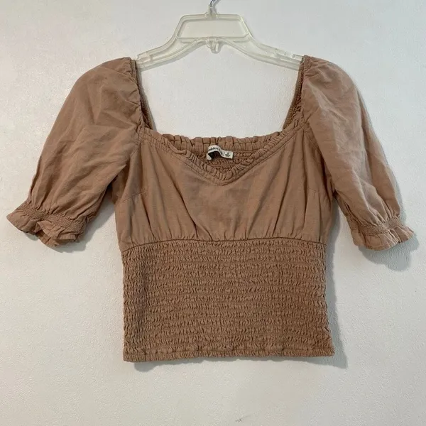 Abercrombie & Fitch Smocked Puff Sleeve Crop Top Beige Size S Cottagecore - Image 2