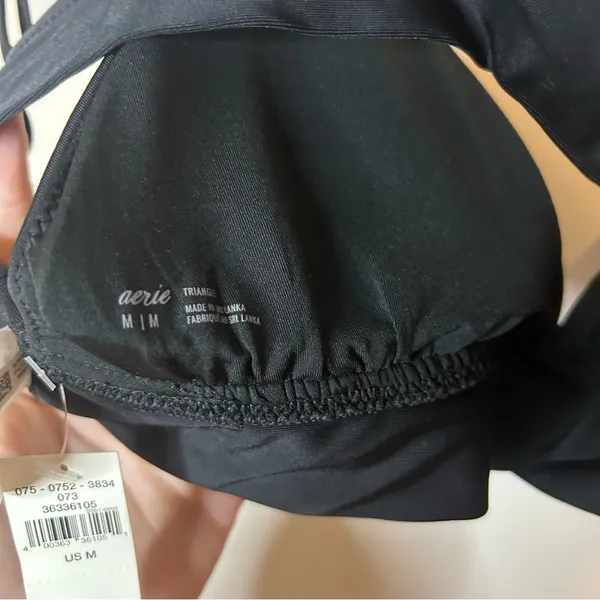 Aerie Triangle Swim Bikini Top V-Neck Black NWT Medium Removable Pads Neutral - Image 9