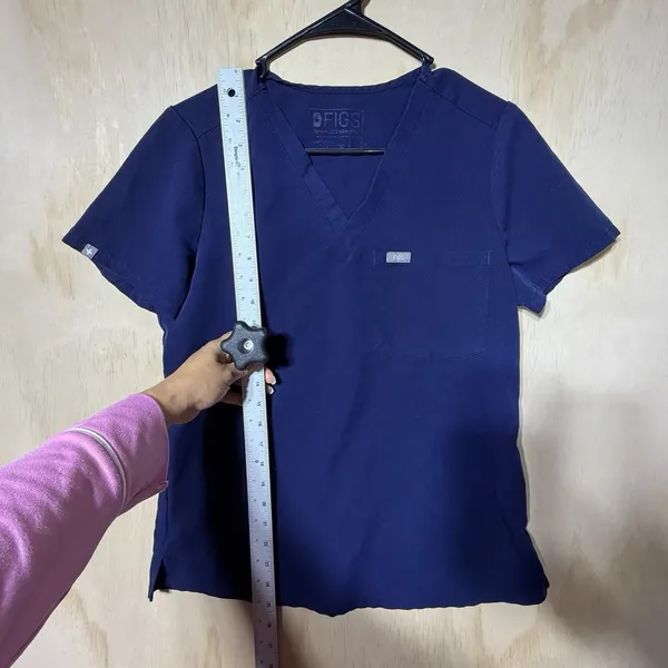 FIGS Catarina Women's Medium Navy Blue Scrub Top V Neck One Pocket Medical Nurse - Image 4