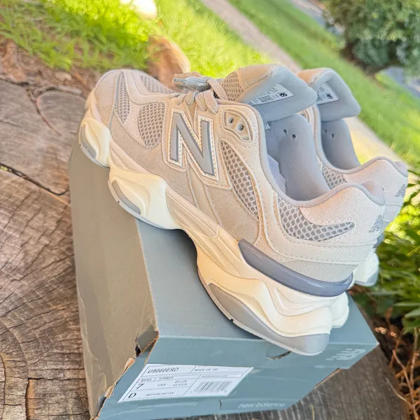 New Balance 9060 sneakers shoes Men’s Size 7 - Image 4