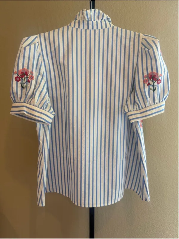 Entro Embroidered Stripe Puff Sleeve Blouse in Blue Size XL - Image 3