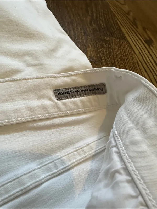 Citizens of Humanity Rocket Crop High-Rise White Skinny Jeans **PEN INK STAIN** - Image 7