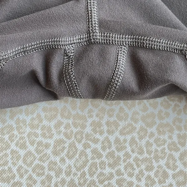 Offline by Aerie The Hugger Legging Hi-Rise size S army green with camo accents - Image 4