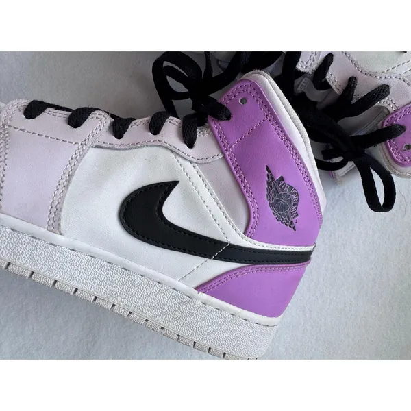 Nike Air Jordan 1 Mid GS Purple White Black Sneakers Youth 6.5Y Lavender Retro - Image 6