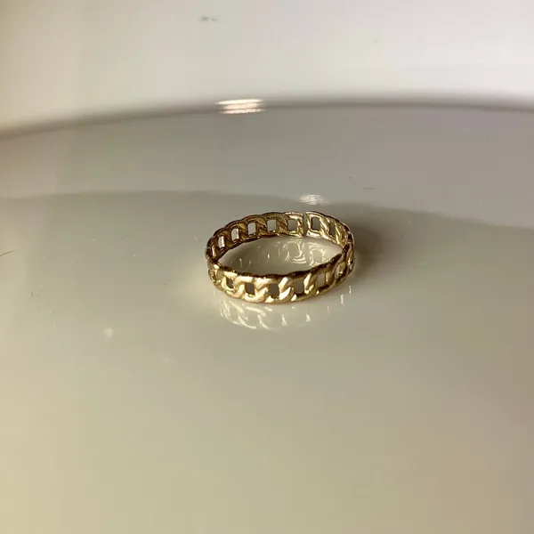 Chain Link Shaped Gold Tone Fashion Ring - Image 4