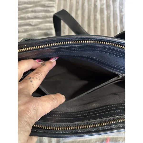 Dooney & Bourke Black Pebbled Satchel Top Double Handle Bag Zip Close Logo - Image 6