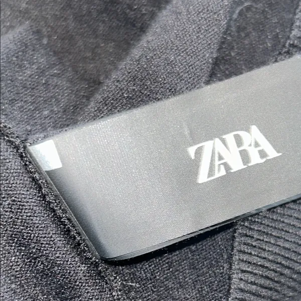 Zara Women's Black Crewneck Sweater - Image 9