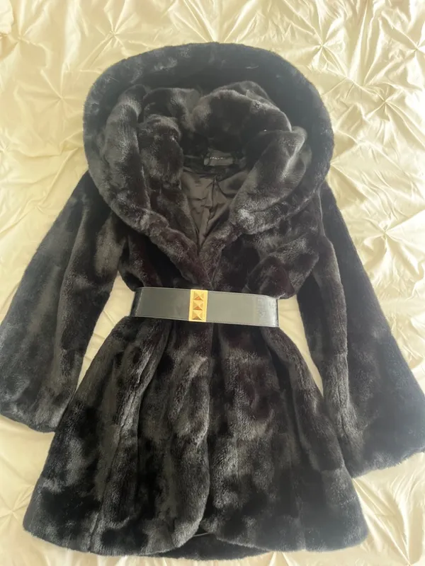 Tahari Faux Fur Coat - Image 6