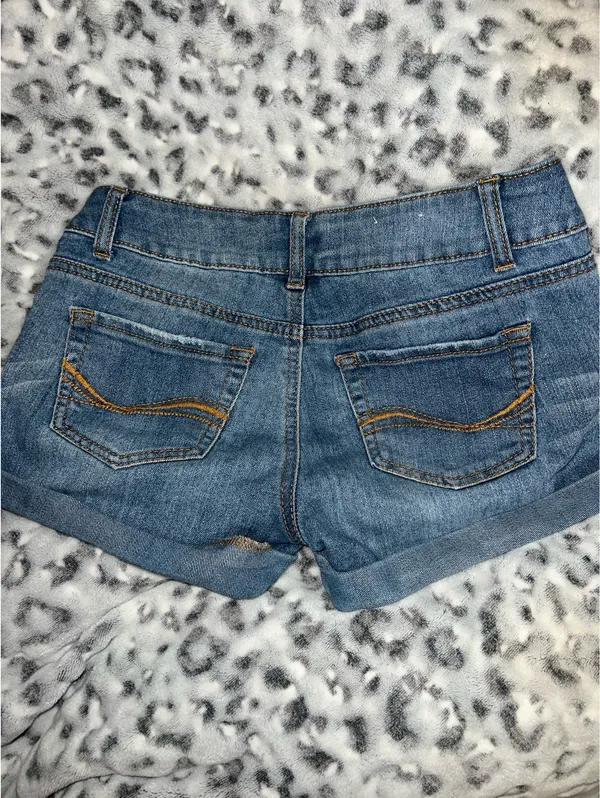 low rise shorts Size 3 - Image 3