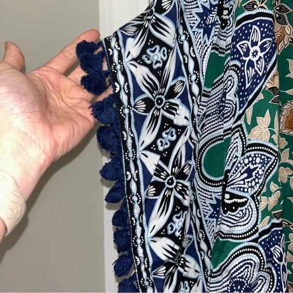 Green Floral Kimono with Paisley Accents - Image 3