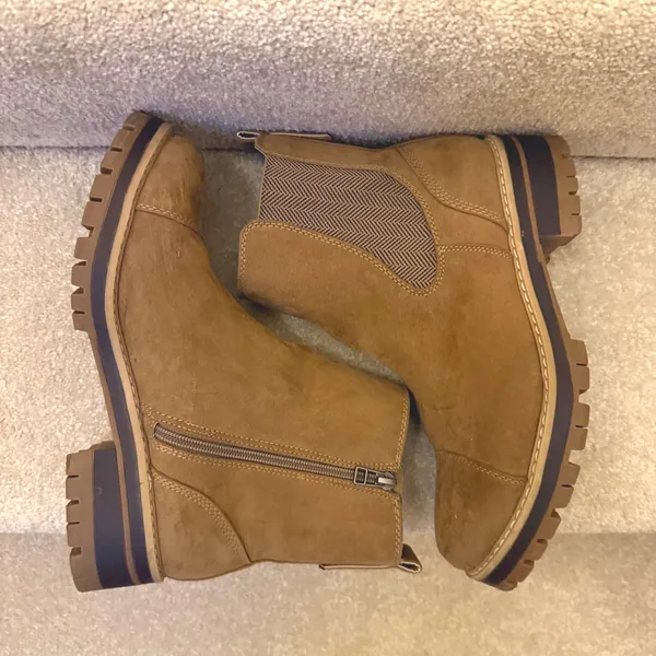 Time‎ and Tru Chelsea Ankle Boots Tan Faux Suede Lug Sole Womens 9W WWTT41FF006 - Image 4