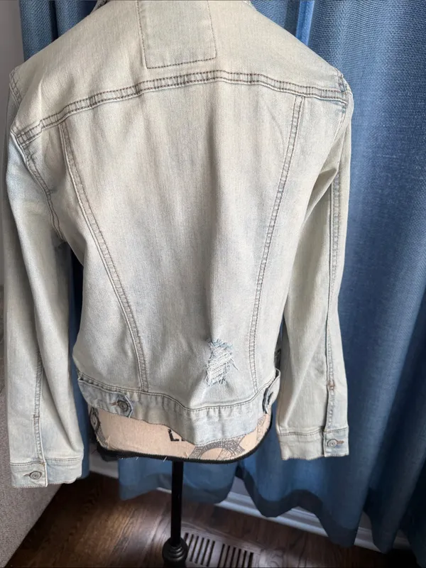 Mudd Distressed Denim Jean Jacket Women’s Size Large Blue Jean Jacket Y2K Style - Image 5