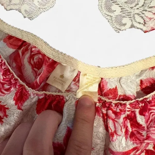 Vintage *RARE* 90s Victoria's Secret Gold Label Floral Set - Image 4