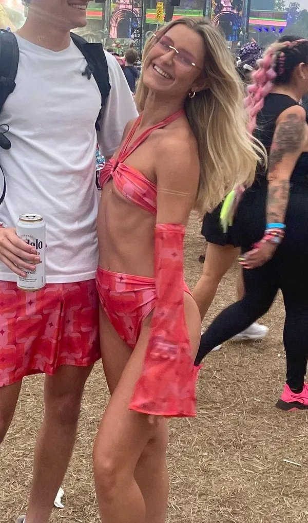 Tasteful Girl Festival Set - Image 3