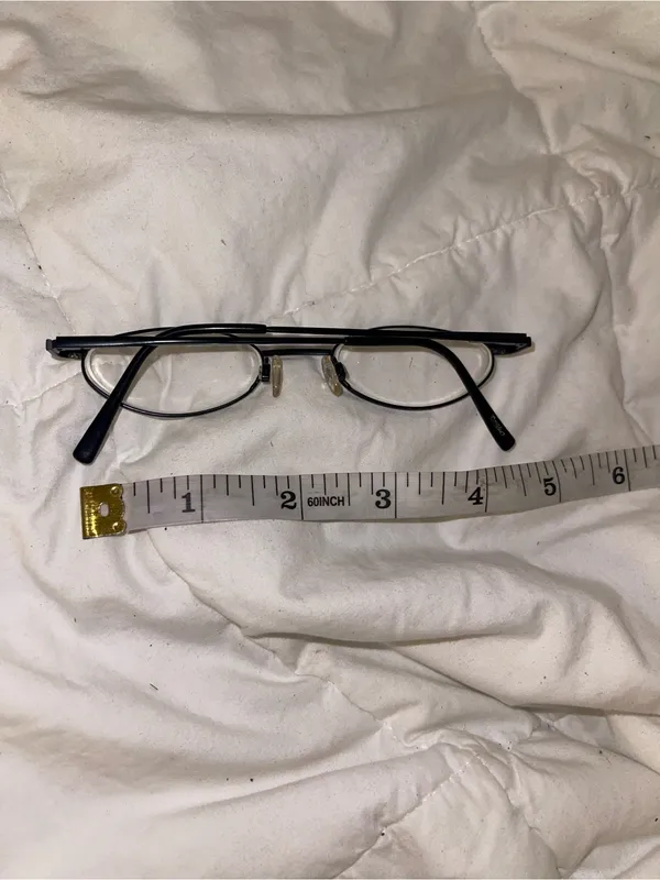 Massimo Ventura Oval Metal Frame Reading Glasses in Black and Silver - Image 2