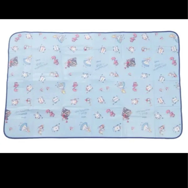 Disney x Diaso Alice in Wonderland Picnic Blanket - Image 3