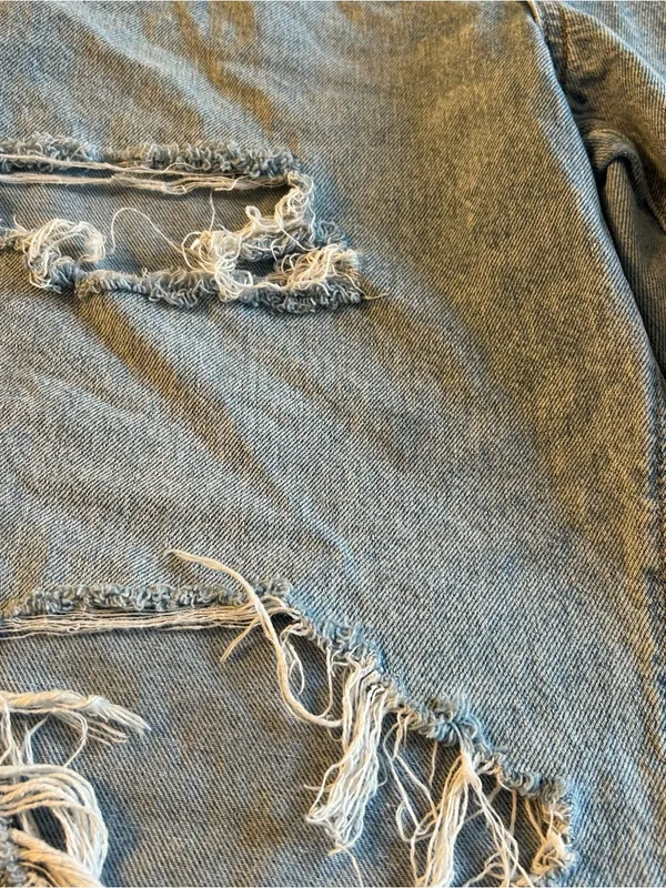 American Eagle Strigid light wash high rise straight fit distressed jeans 14 - Image 10
