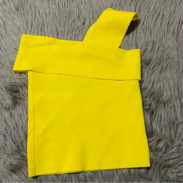 Alice and Olivia Arletta Asymmetric Cropped Top - Image 6