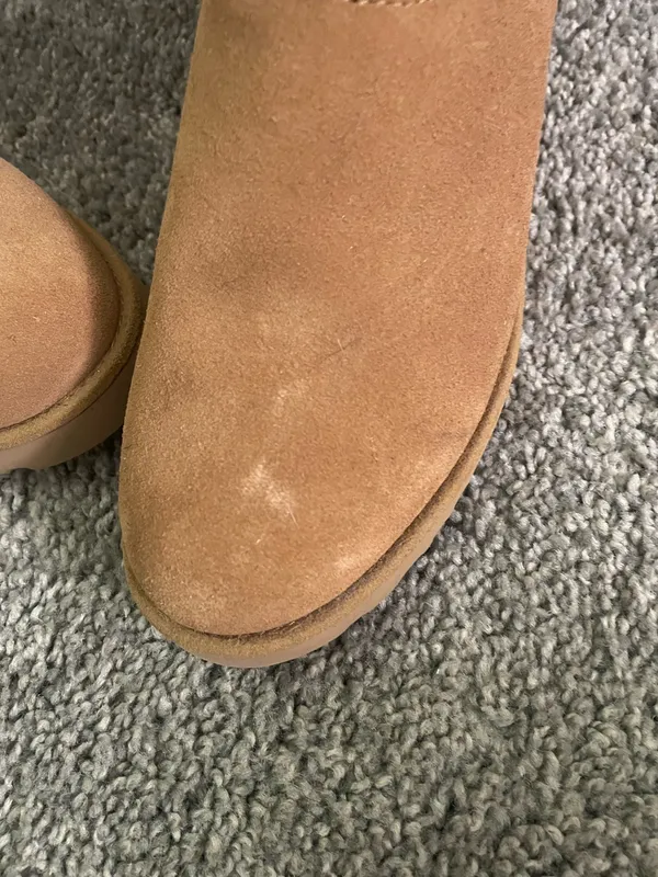 UGG - Image 2