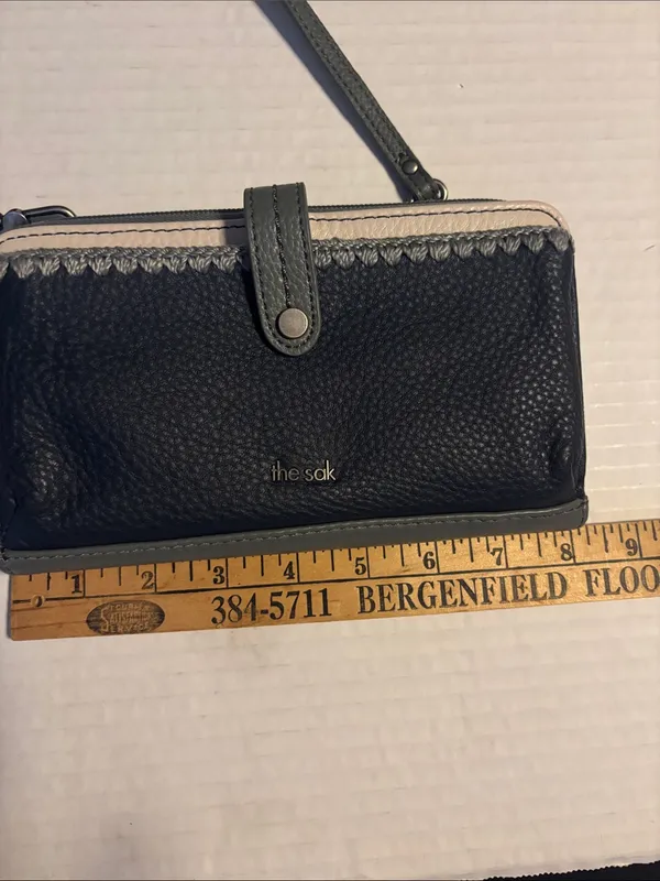 The Sak Iris Smartphone Crossbody Blue And Gray Leather Outside Adjustable Strap - Image 7