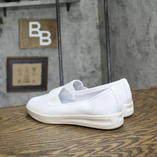 Comfortview Womens The Dottie Slip On Low Top Sneakers White 7.5M - Image 2