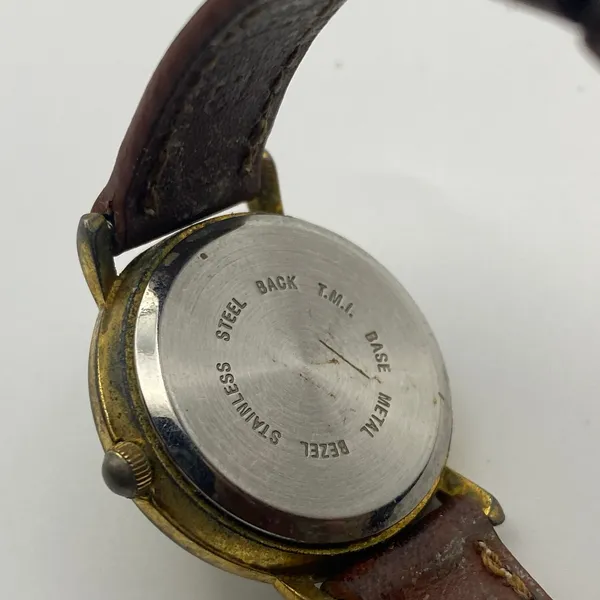 Elegant Collezio Ladies Quartz Watch - Gold Dial & Brown Leather Strap - Image 5