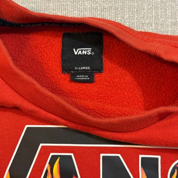 Vans Off The Wall Red Flame Logo Sweatshirt XL‎ Pullover Graphic Cropped Raw Hem - Image 4