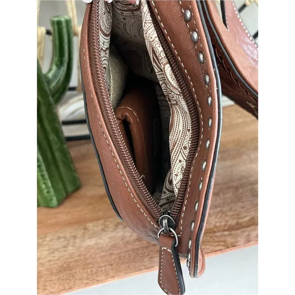 Blazin Roxx Ella concealed carry Messenger purse with holster Calf Hair - Image 6