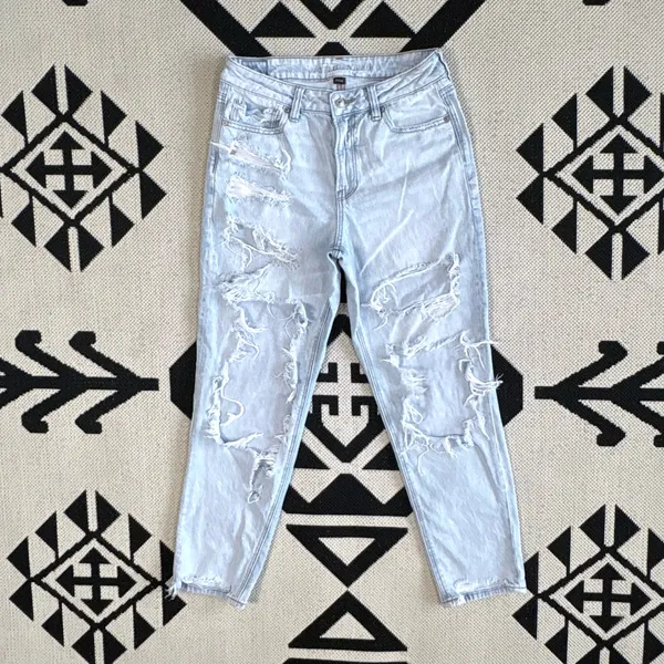 American Eagle Ripped Mom Jeans in Indigo Shatter Size 8 - Image 5