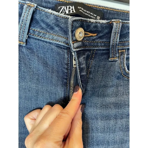 Zara Blue Medium Wash Denim Distressed Raw Cut Hem Skinny‎ Jeans 2 - Image 7