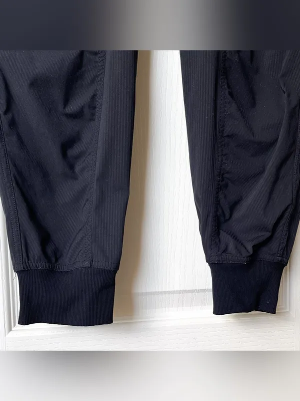 Lululemon Dance Studio Jogger 29” Swift Black Size 6 GUC - Image 4