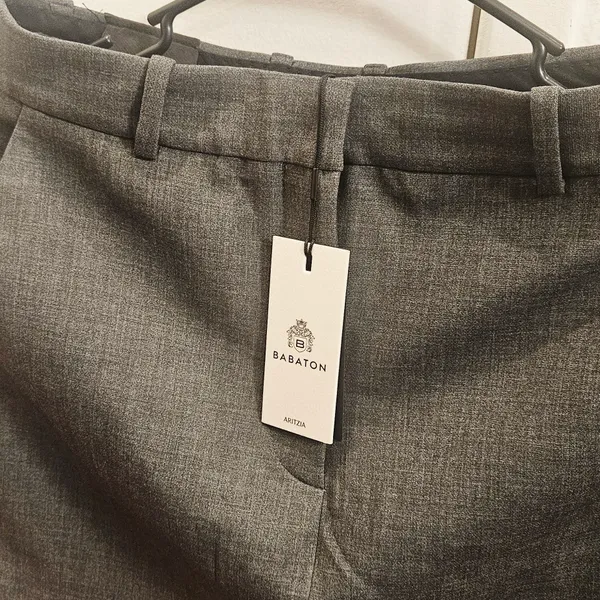 Aritzia Babaton Skirt - Image 5