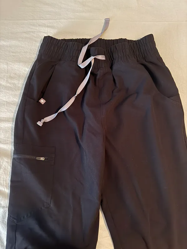 FIGS Jogger Scrub Pants - Image 2