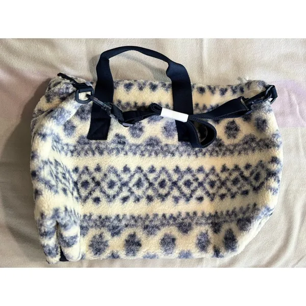 Victorias Secret Pink Sherpa Weekender Duffle‎ Fairisle Blue Nwt - Image 4