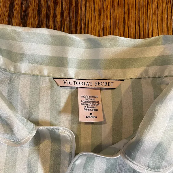 Victoria's Secret Satin Striped Pajama Top Size M - Image 4